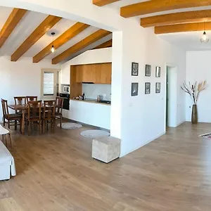 Albanian Traditions Legacy Apartament Durrës